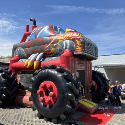 Skákací hrad Monster Truck