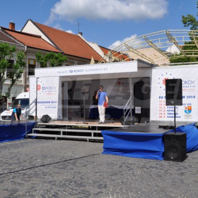 Prezentační přívěs – mobilní podium