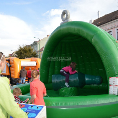 Rodeo lahev v kontejneru