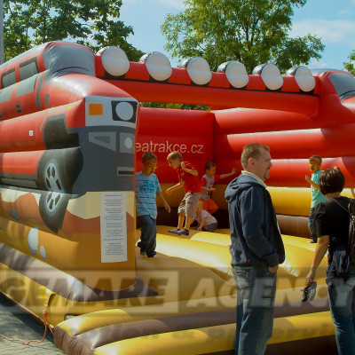 Skákací hrad Hummer