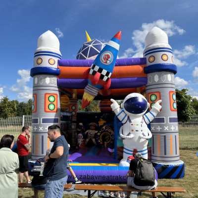 Skákací hrad kosmonaut