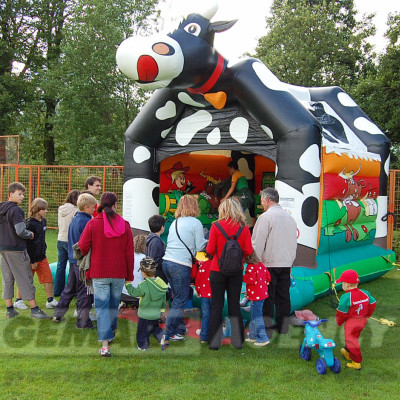 Skákací hrad Kravička 