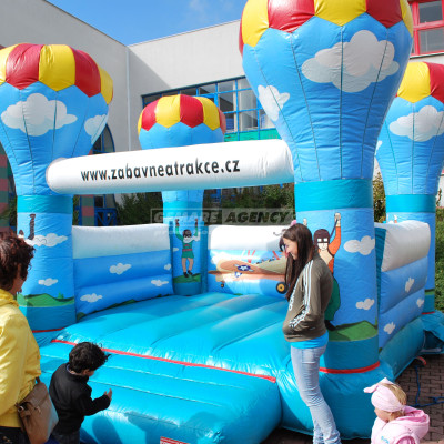 Skákací hrad Parašutista