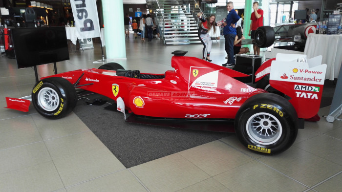 pronájem-simulátoru-f1-vanocni-vecirek