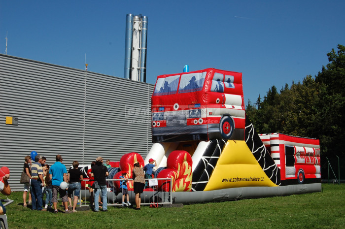 pronájem atrakce