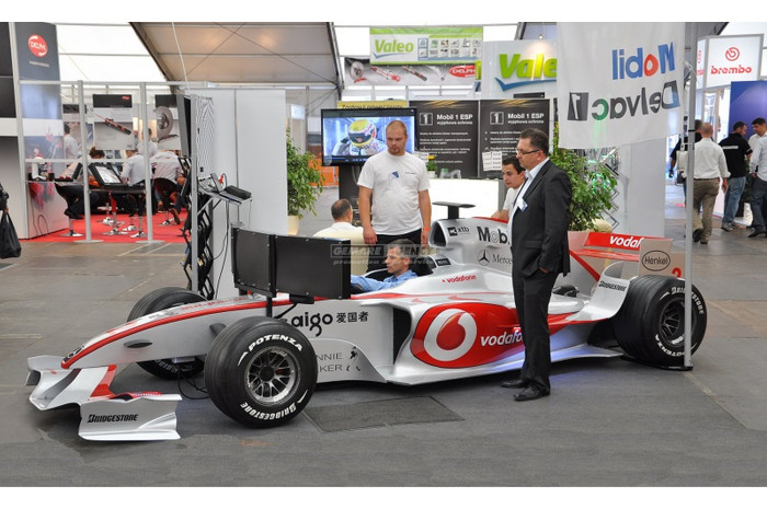 pronajem-trenazer-formule-f1-mclaren