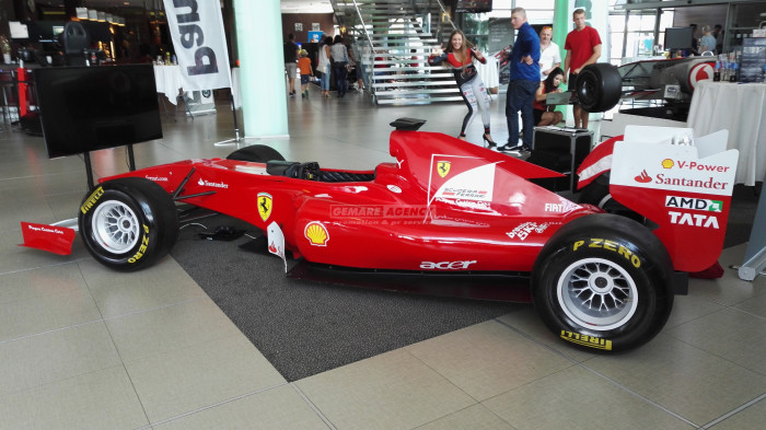atrakce-simulátor-f1-ferrari
