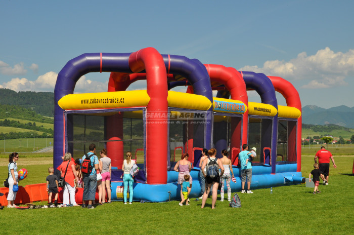 pronájem atrakce