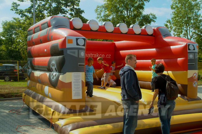 skakaci-hrad-hradec-kralove