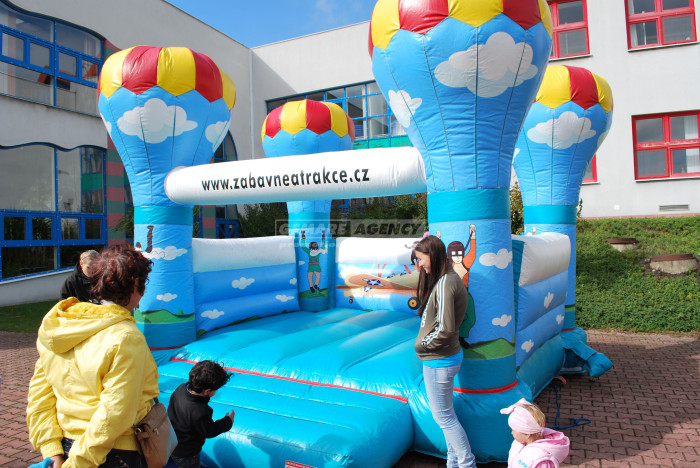 Skákací hrad Parašutista