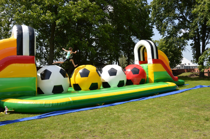 wipe-out-obri-fotbalove-koule-pronajem