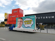 volební kampan reklamní vozidlo