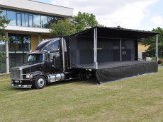 mobilní podium pronájem