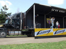 pronájem mobilní podium