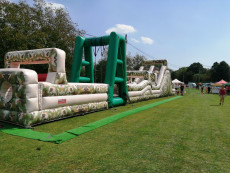 den dětí s armádou