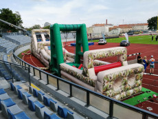 nafukovací překážková dráha pronájem