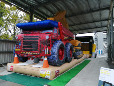 pronájem skákacího hradu stavba