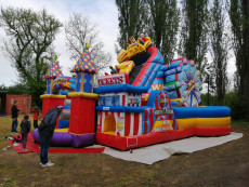 pronájem nafukovací atrakce
