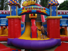 půjčovna nafukovací překážkové dráhy