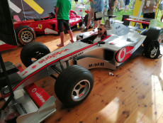 závodní simulátor na konferenci