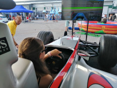 půjčovná závodního simulátoru