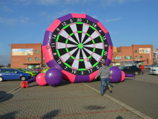 pronajem-atrakce-fotbalove-sipky