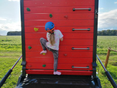 Pronájem lezecká stěna teambuilding