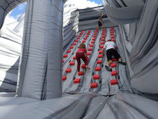 Pronájem lezecké steny Cliffhanger