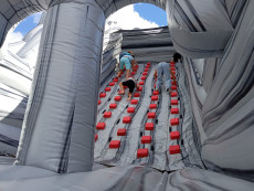 Pronájem lezecké stěny Clifhanger