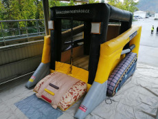 pronájem skákací hrad stavba