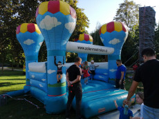 pronájem skákacího hradu parašutista