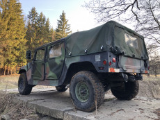 pronájem jízdy hummer