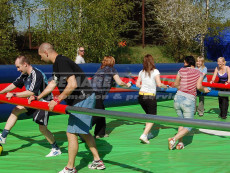 Lidský stolní fotbal