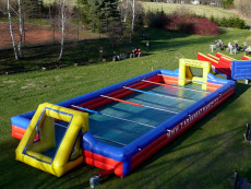 Lidský stolní fotbal