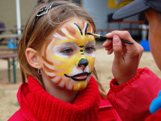 kreslení na obličej pronájem