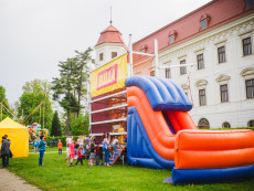 pronájem nafukovací skluzavka