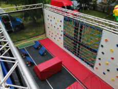 Pronájem mobilní opičí dráhy