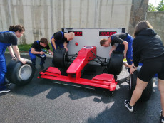 Teambuilding atrakce pit stop