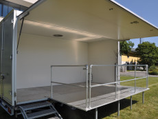 pronájem podia cena