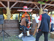 pronájem simulátor krocení býka