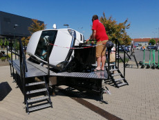 pronájem simulátoru převrácení vozidla