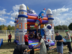 Půjčovna skákacího hradu vesmír