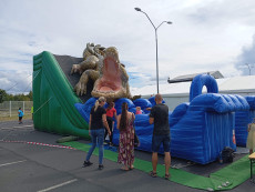 pronájem půjčení skluzavky dinosaurus