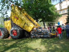 skluzavka Náklaďák k pronájmu