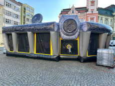 Pronájem skákacího hradu scifi