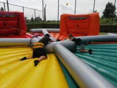 pronájem atrakce na teambuilding